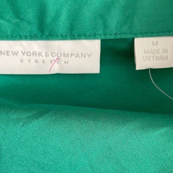 New York & Co. Stretch Top Green Nwt - Picture 7 of 9